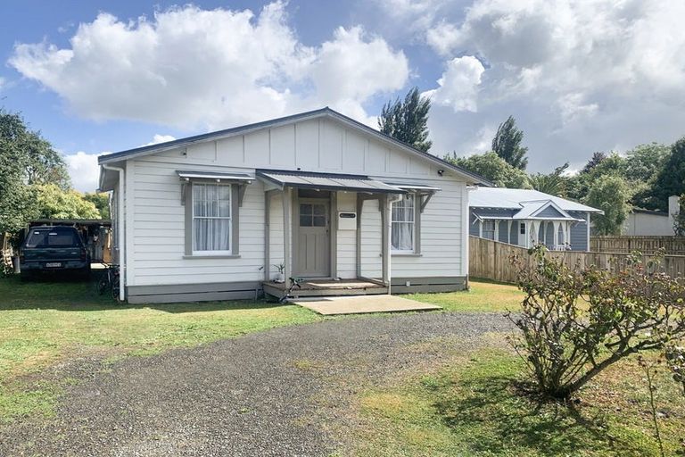 Photo of property in 8 Christian Street, Dannevirke, 4930