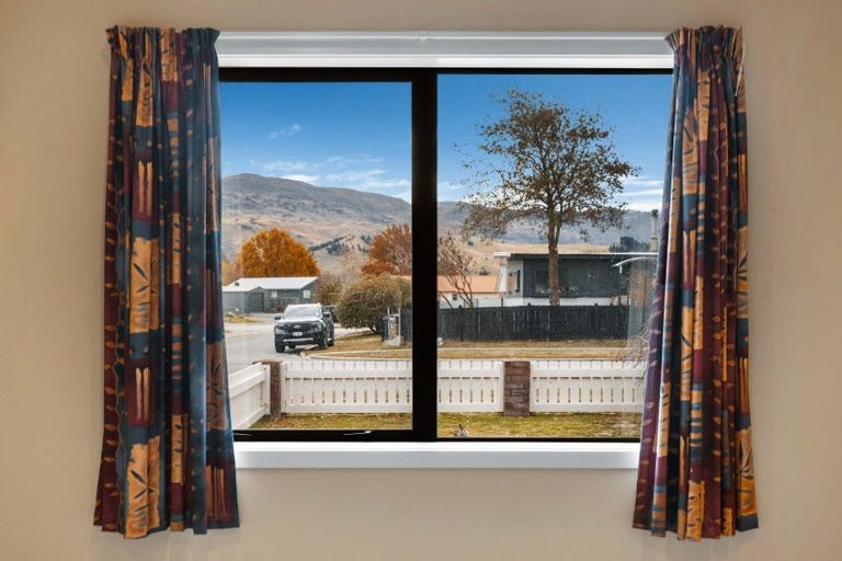 Photo of property in 38 Wishart Crescent, Cromwell, 9310