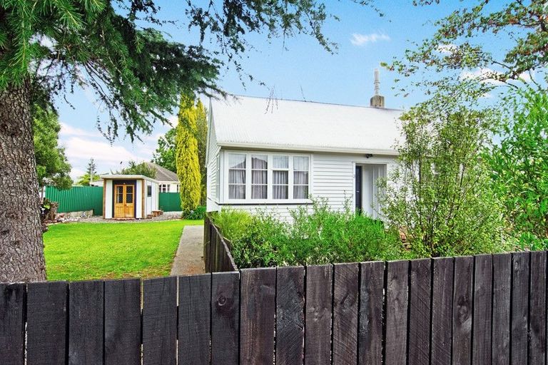Photo of property in 3 Montgomery Place, Lansdowne, Masterton, 5810