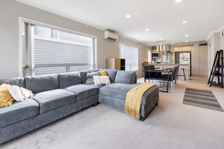 Photo of property in 82a Kirton Drive, Riverstone Terraces, Upper Hutt, 5018