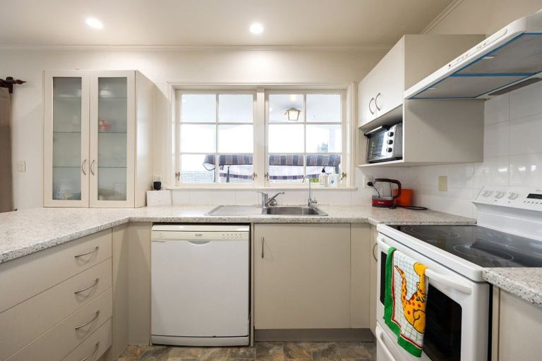 Photo of property in 65 Poaka Avenue, Dinsdale, Hamilton, 3204