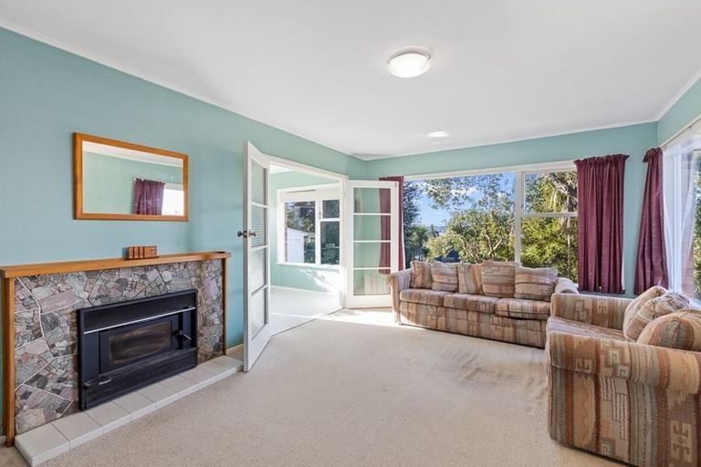 Photo of property in 6 Diana Drive, Glenfield, Auckland, 0627