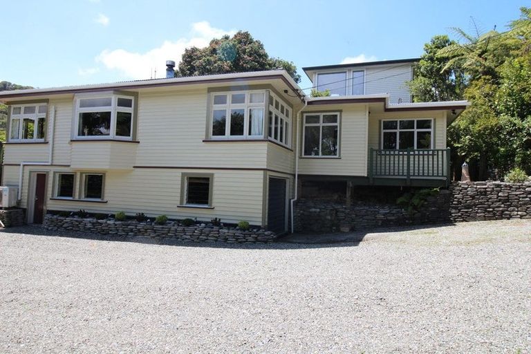 Photo of property in 15 Weenink Road, Karoro, Greymouth, 7805