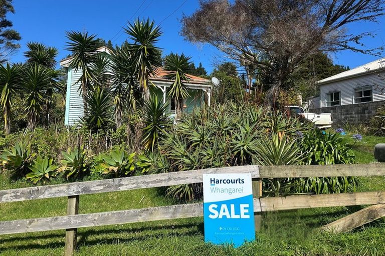 Photo of property in 33 Donnellys Station Road, Donnellys Crossing, Dargaville, 0379