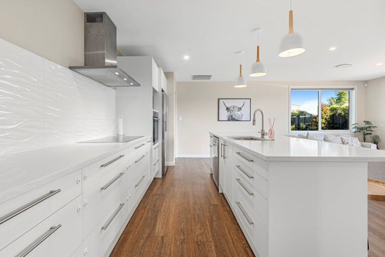 Photo of property in 28 Rotomanu Place, Pyes Pa, Tauranga, 3112