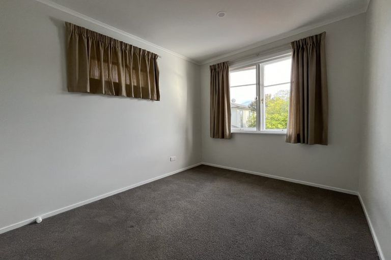 Photo of property in 138 Luckens Road, West Harbour, Auckland, 0618