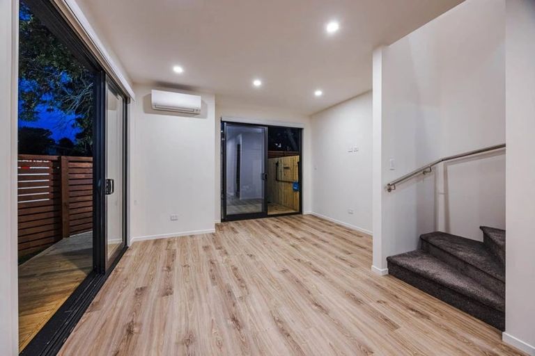 Photo of property in 38a Cascades Road, Pakuranga Heights, Auckland, 2010