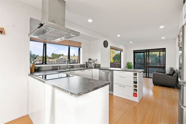 Photo of property in 3 Elrita Place, Conifer Grove, Takanini, 2112