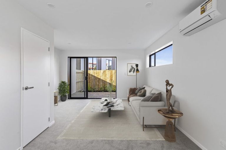 Photo of property in 19 Tima Lane, Mangere Bridge, Auckland, 2022