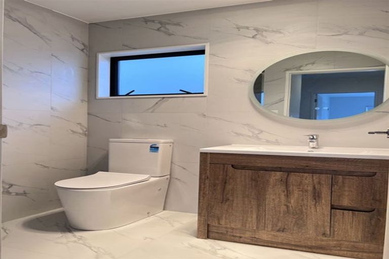 Photo of property in 8a Neptune Avenue, Beach Haven, Auckland, 0626