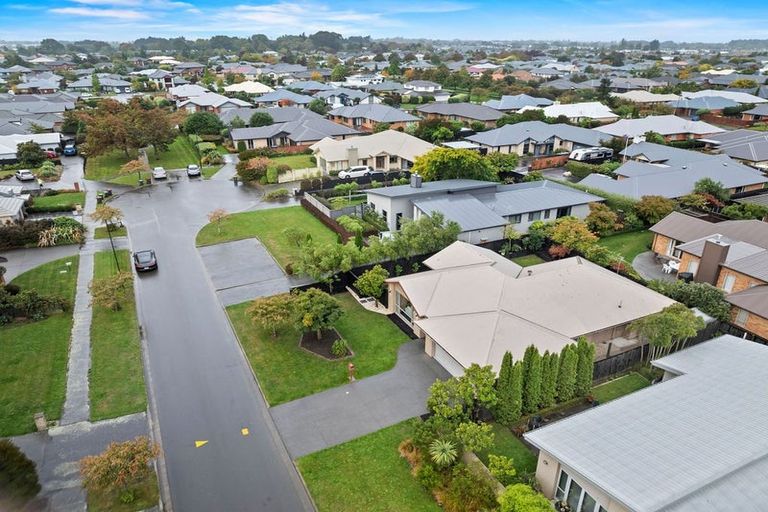 Photo of property in 2 Rooney Place, Aidanfield, Christchurch, 8025