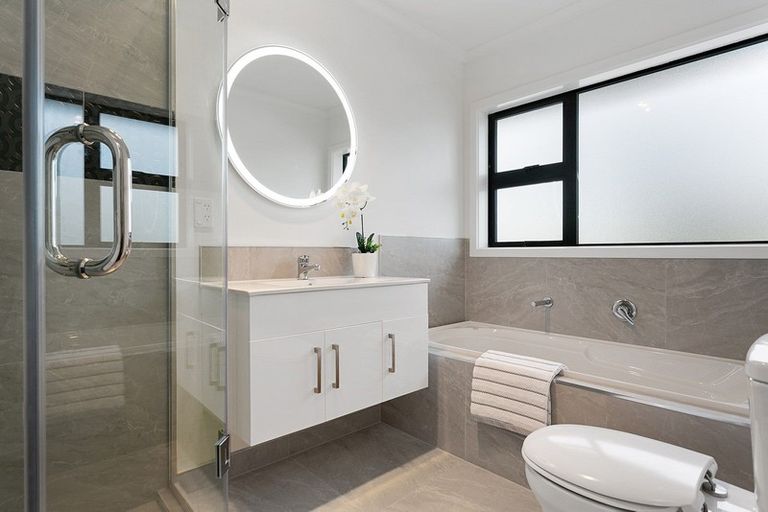 Photo of property in 24 Rose Leigh Drive, Cambridge, 3434