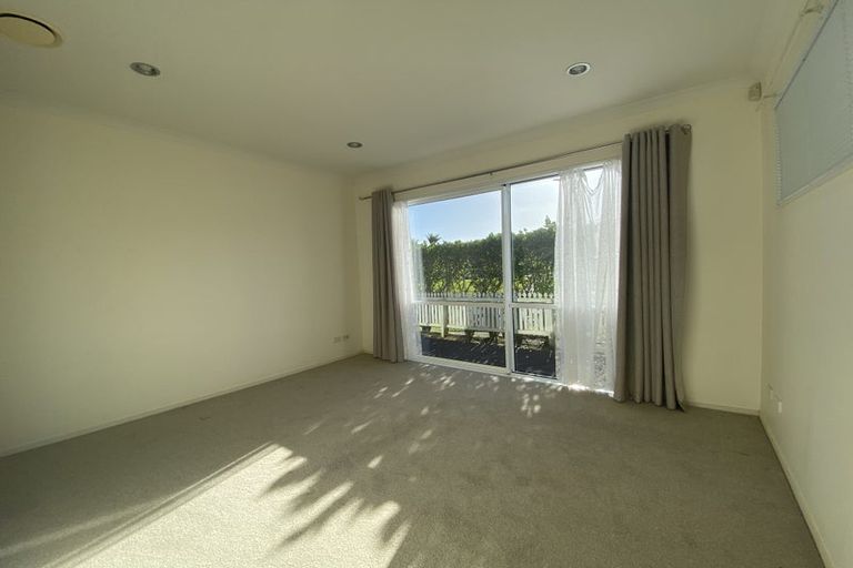 Photo of property in 18 Askerne Drive, Flat Bush, Auckland, 2016
