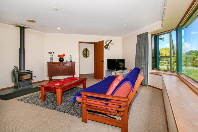 Photo of property in 37 Kew Road, Westport, 7825