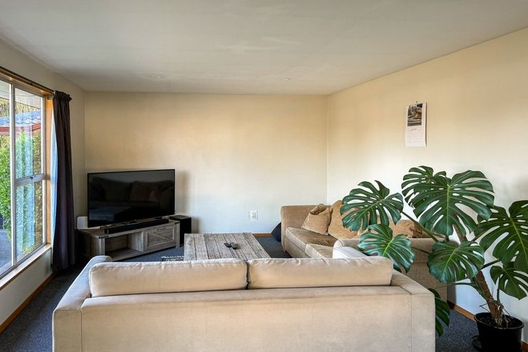 Photo of property in 48 Oldwood Street, Bishopdale, Christchurch, 8053