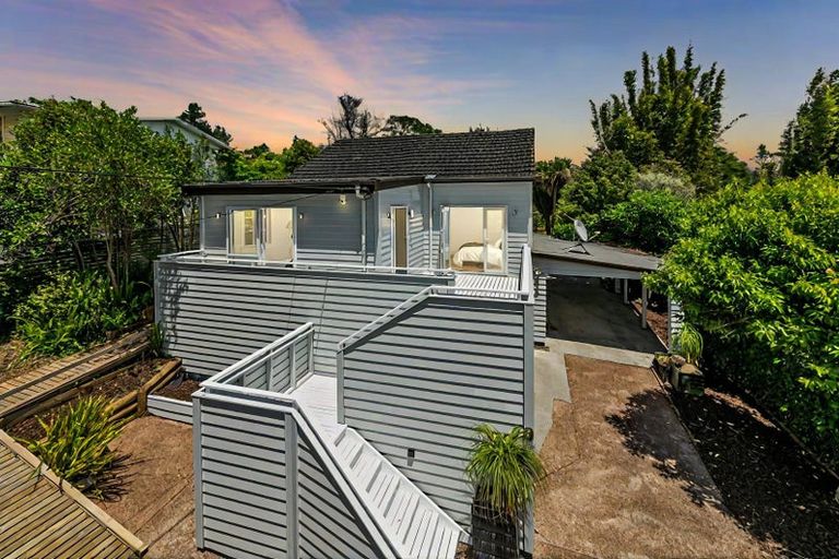 Photo of property in 9 Pine Avenue, Henderson, Auckland, 0612