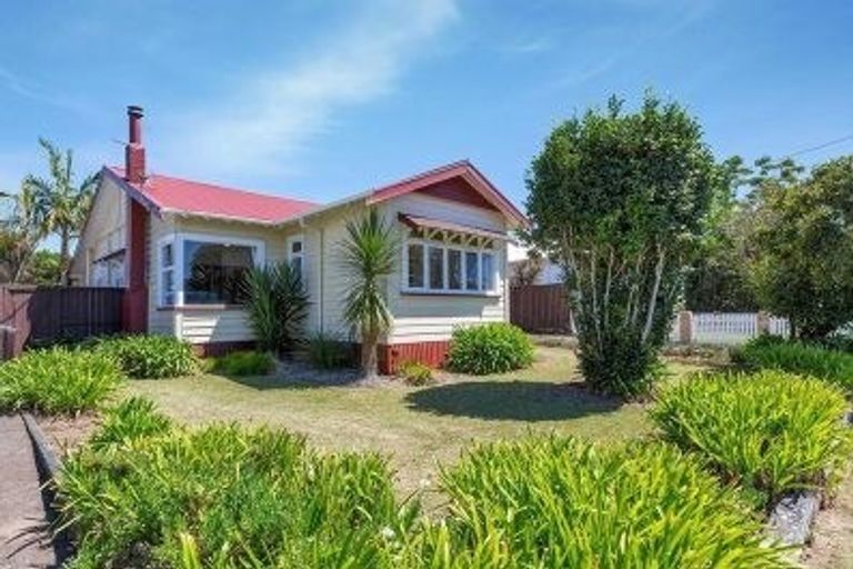 Photo of property in 8 Bernard Street, Avenues, Whangarei, 0110