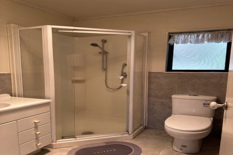 Photo of property in 1/15 Mandica Place, Sunnynook, Auckland, 0632