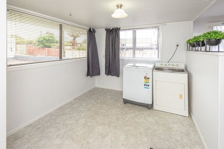 Photo of property in 9 Swiss Avenue, Gonville, Whanganui, 4501