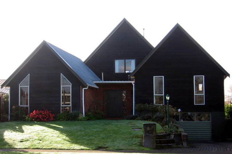 Photo of property in 6 Kentucky Way, Awapuni, Palmerston North, 4412