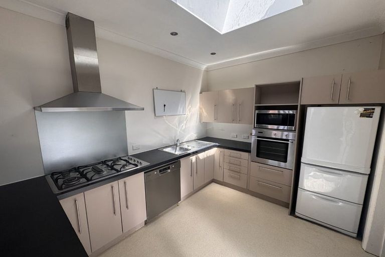 Photo of property in 24 Highbury Crescent, Highbury, Wellington, 6012