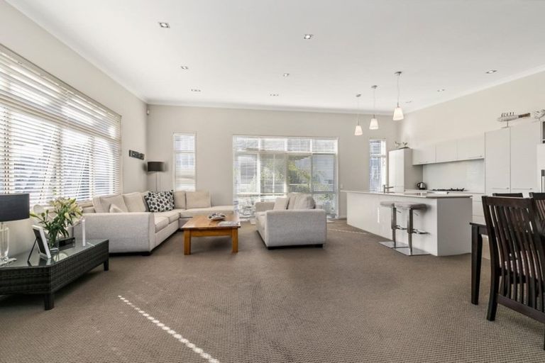 Photo of property in 9 Eaves Bush Parade, Orewa, 0931