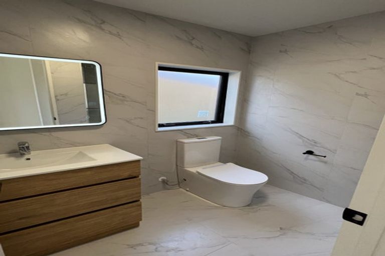 Photo of property in 1 Ripa Street, Flat Bush, Auckland, 2019