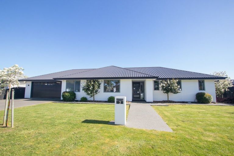 Photo of property in 3 Kelburn Place, Tinwald, Ashburton, 7700