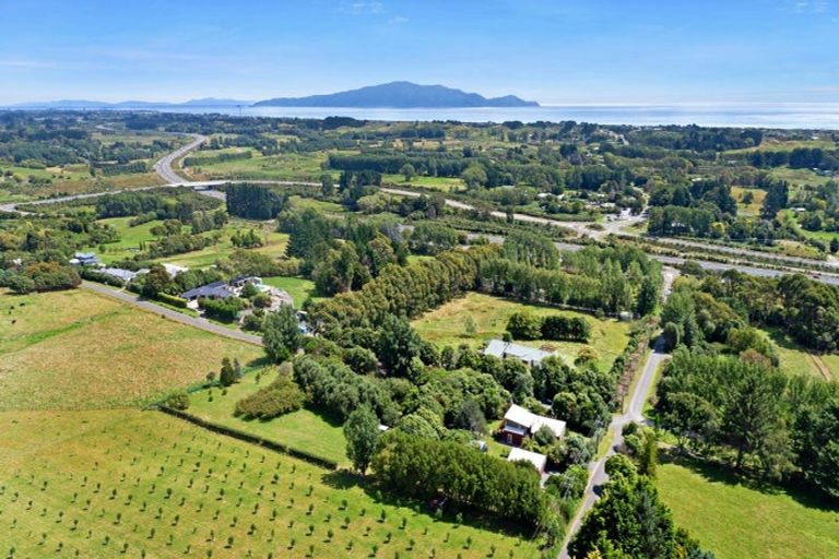 Photo of property in 32 Hadfield Road, Peka Peka, Waikanae, 5391