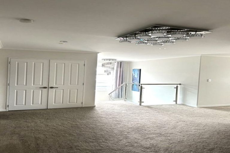Photo of property in 73 Rosewell Crescent, Flat Bush, Auckland, 2019