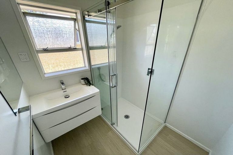 Photo of property in 104 Edmonton Road, Henderson, Auckland, 0612