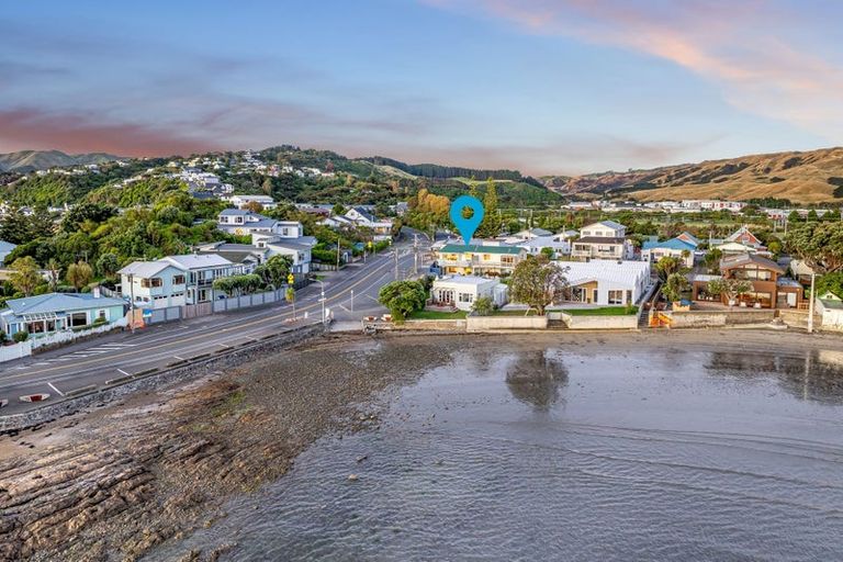 Photo of property in 5a Beach Road, Plimmerton, Porirua, 5026