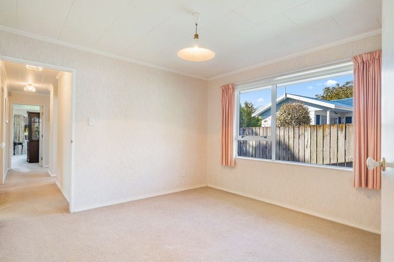 Photo of property in 6 Winslow Place, Levin, 5510