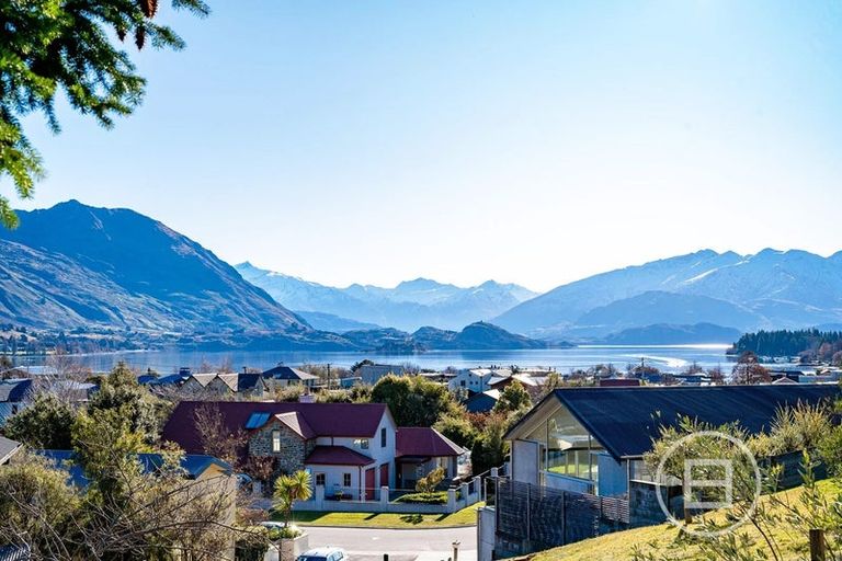 Photo of property in 4 Tenby Street, Wanaka, 9305