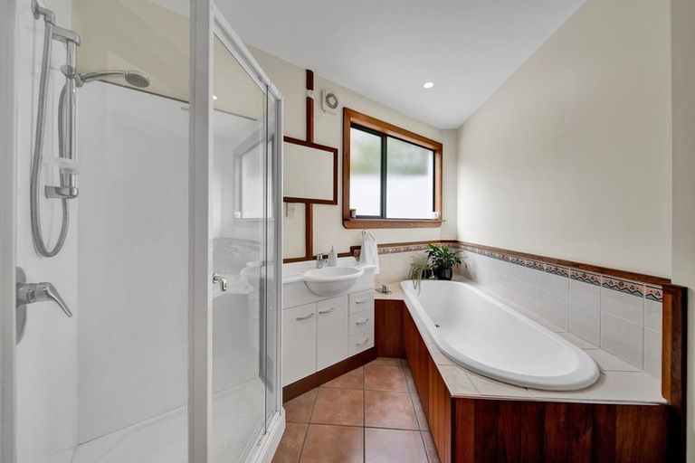 Photo of property in 2 Victoria Road, Omata, New Plymouth, 4374