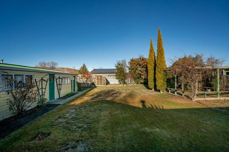 Photo of property in 64 Molyneux Avenue, Cromwell, 9310