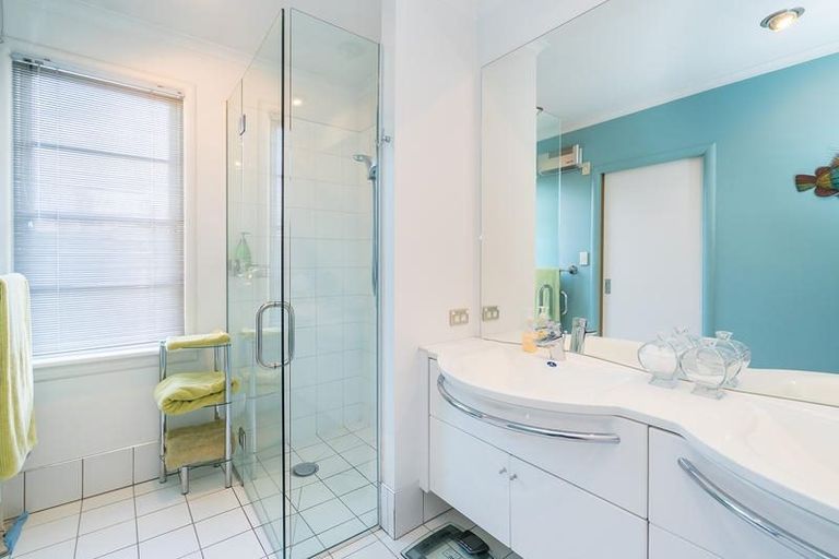 Photo of property in 335 Highgate, Roslyn, Dunedin, 9010