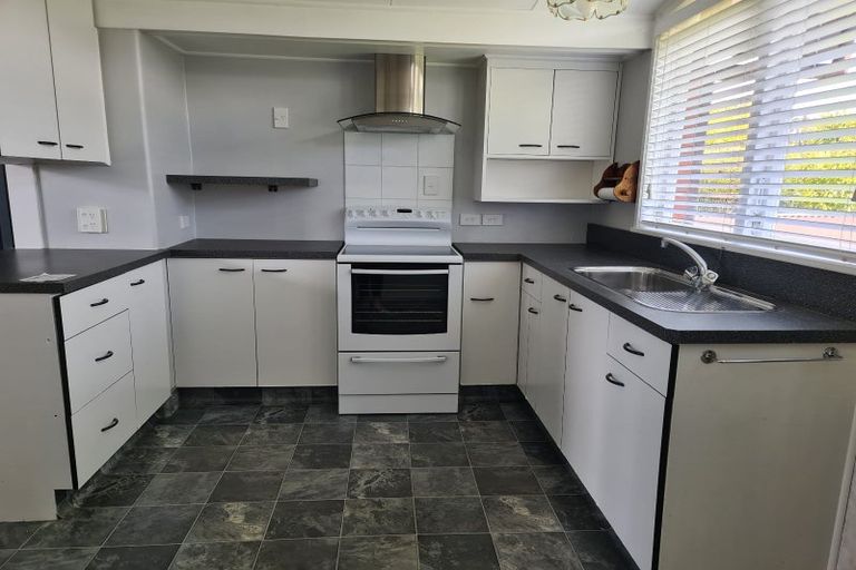 Photo of property in 2 Drury Street, Cloverlea, Palmerston North, 4412