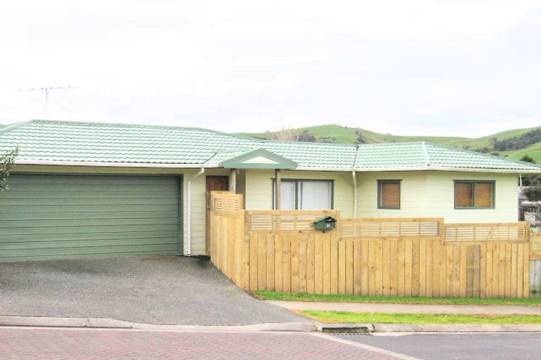 Photo of property in 21 Cabeleigh Drive, Helensville, 0800