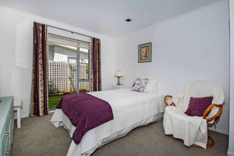 Photo of property in 4 Resolution Place, One Tree Point, 0118