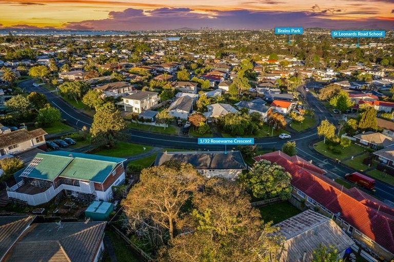 Photo of property in 1/32 Rosewarne Crescent, Glendene, Auckland, 0602