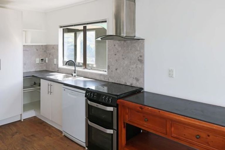 Photo of property in 16a Jasmine Grove, Maungaraki, Lower Hutt, 5010