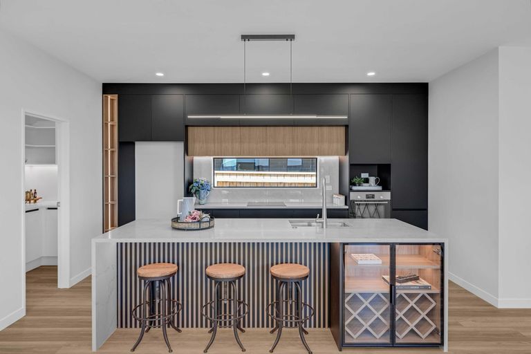 Photo of property in 27 Korowhiti Road, Clarks Beach, 2122