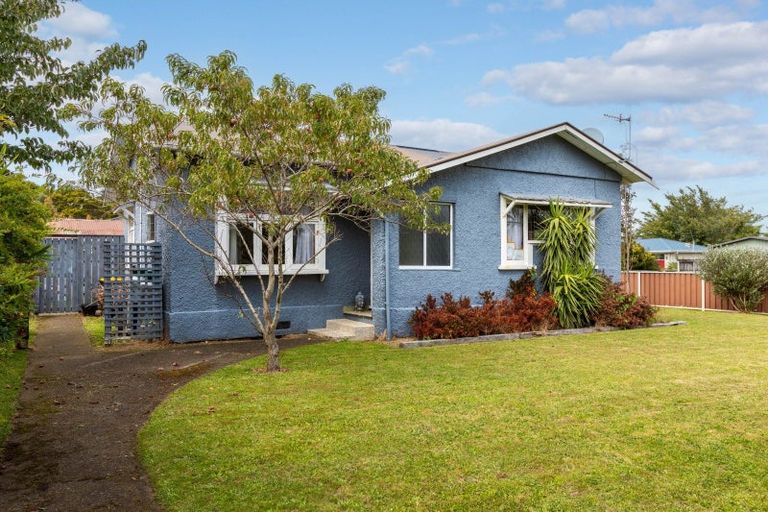 Photo of property in 50 Mclean Street, Woodville, 4920