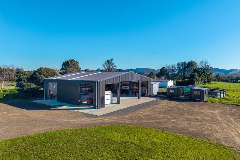 Photo of property in 1 Tourist Road, Clevedon, 2582