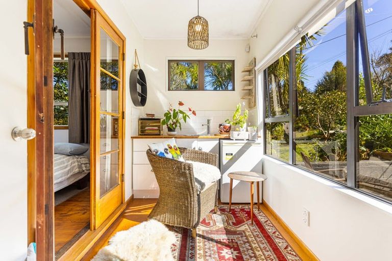 Photo of property in 83 Wood Bay Road, Titirangi, Auckland, 0604