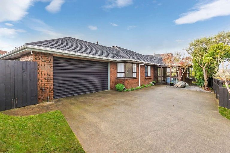 Photo of property in 77 Rangoon Street, Khandallah, Wellington, 6035