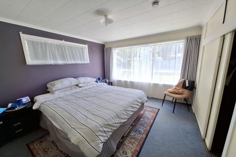 Photo of property in 15 Shaldon Crescent, Blagdon, New Plymouth, 4310