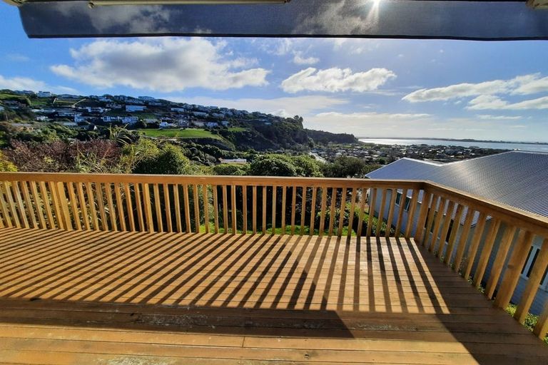 Photo of property in 42 Moncks Spur Road, Redcliffs, Christchurch, 8081