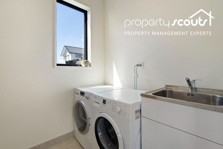 Photo of property in 27b Westgate Drive, Westgate, Auckland, 0614